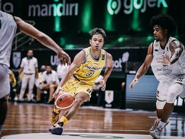 Yudha Saputera jadi pahlawan kemenangan Prawira Bandung atas Bima Perkasa Jogjakarta.