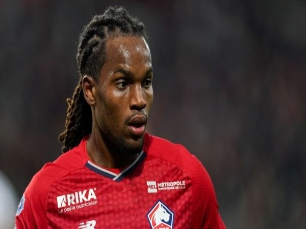 AC Milan dilaporkan masih berusaha untuk mendatangkan Renato Sanches jelang ditutupnya bursa transfer Januari / via Getty Images