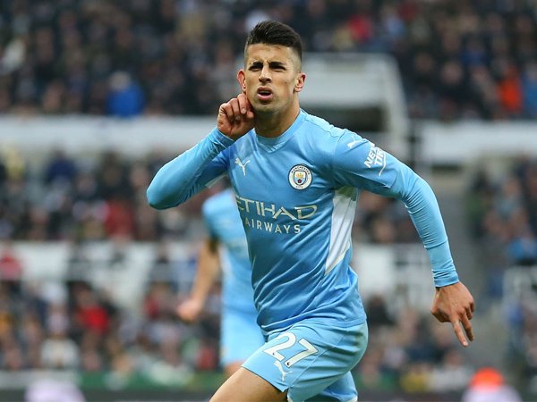 Bek sayap Manchester City, Joao Cancelo.