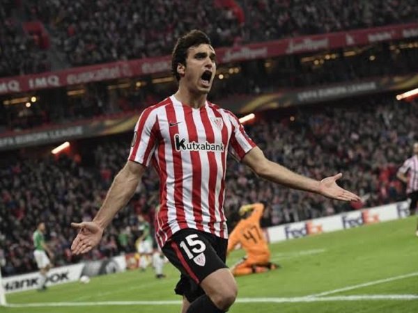 Bek sayap Bilbao, Inigo Lekue.