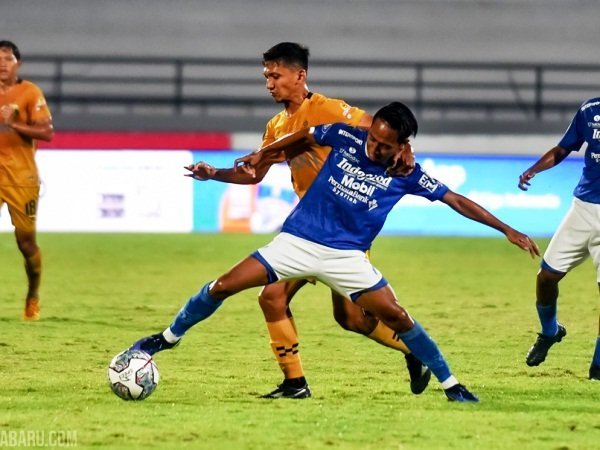 Gelandang muda Persib Bandung, Beckham Putra