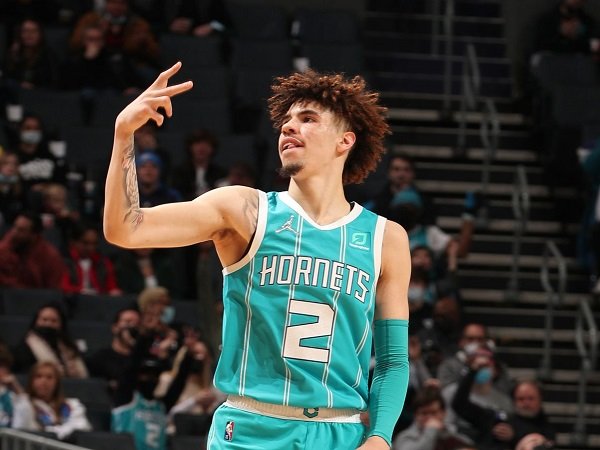 LaMelo Ball dan Dejounte Murray terpilih untuk masuk skuat All-Star gantikan Kevin Durant serta Draymond Green.