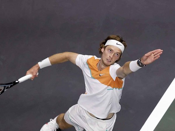 Andrey Rublev sisihkan Henri Laaksonen di Rotterdam Open 2022