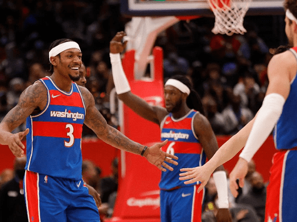 Bradley Beal dipastikan tutup musim lebih cepat untuk operasi pergelangan tangan.