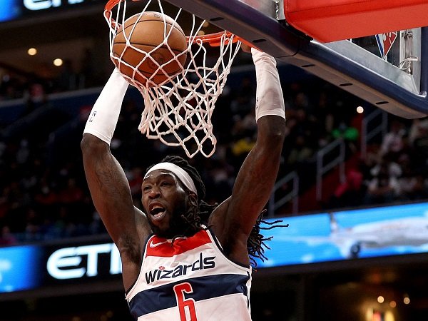 Charlotte Hornets dapatkan Montrezl Harrell dari Washington Wizards.