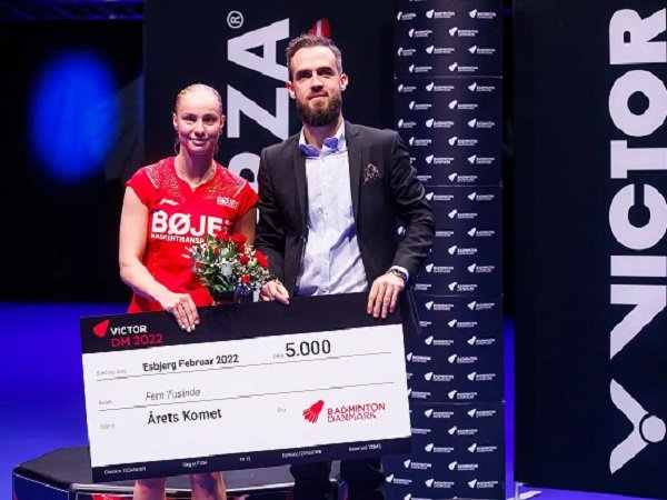 Alexandra Boje Raih Penghargaan Comet of the Year 2021