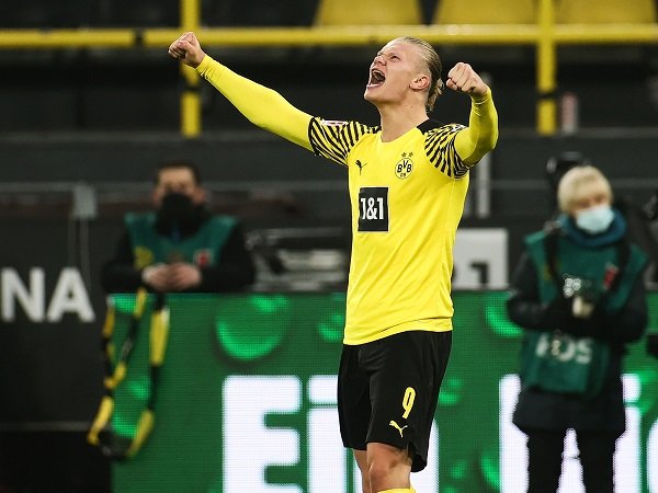 Erling Haaland disarankan pilih Barcelona ketimbang Real Madrid.