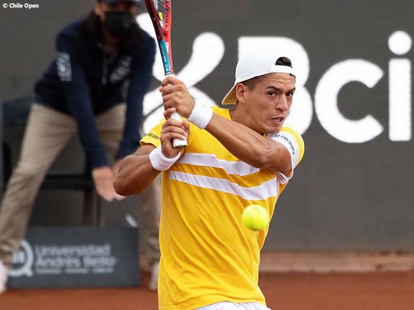 Sebastian Baez meluncur ke perempatfinal Chile Open 2022