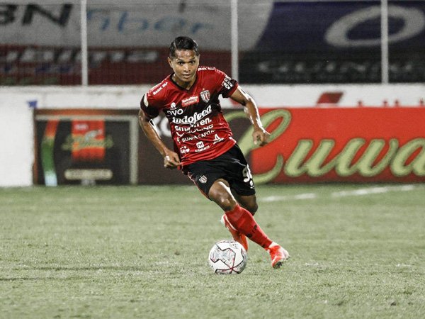 Bek sayap Bali United, Abduh Lestaluhu
