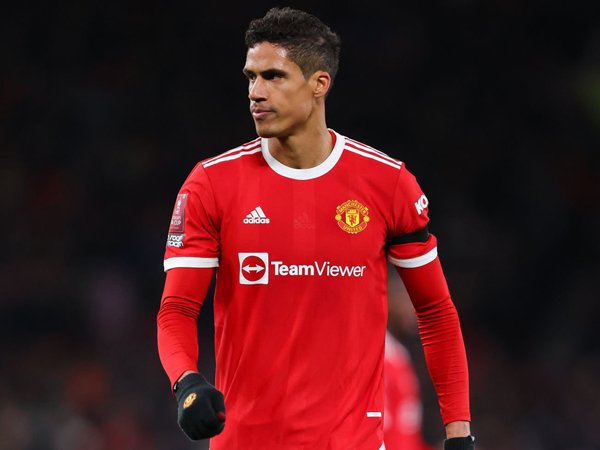 Bek Manchester United, Raphael Varane.