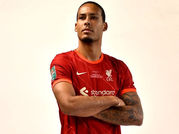 Bek Liverpool, Virgil van Dijk.