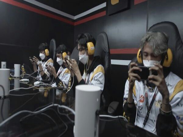 RRQ Hide Terpuruk di FFML Season V Divisi 1, Bung Surya Berikan Pendapat