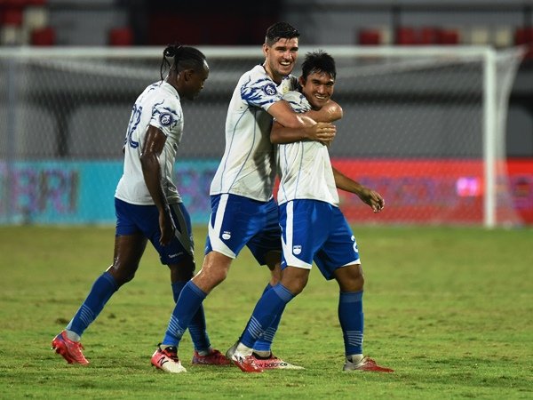 Pemain Persib ketika merayakan gol