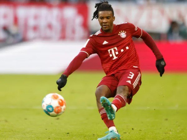 Habis Kesabaran, Bayern Munich Ingin Depak Omar Richards