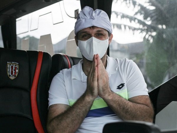 Aleksandar Stefanovski minta maaf usai bertindak di luar batas pada laga melawan Hangtuah.