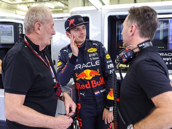 Max Verstappen tak mau terlena dengan sikap merendah dari Mercedes.