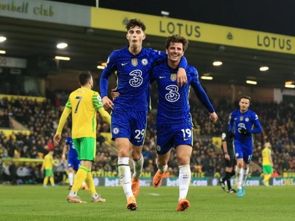Logo Three masih terpampang di jersey Chelsea  (Sumber: Getty)