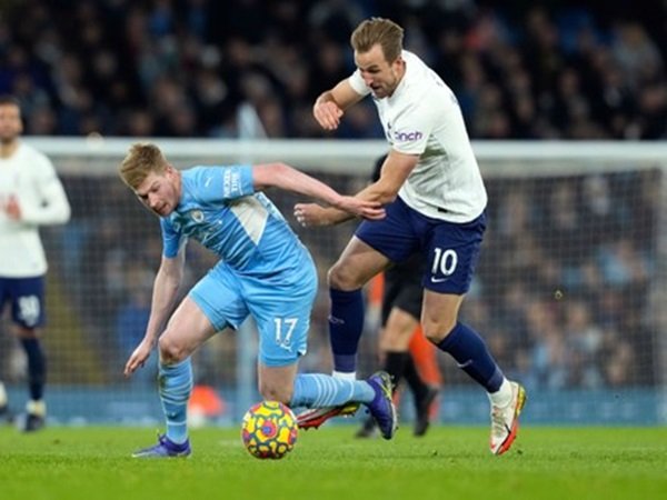 Berbatov bandingkan Kane dan De Bruyne