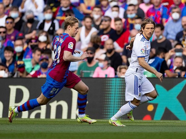 Real Madrid jamu Barcelona dalam laga lanjutan La Liga.