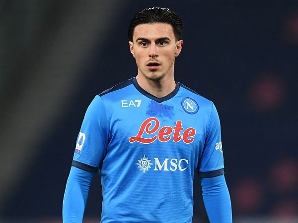 Penampilan Eljif Elmas bersama Napoli pikat duo Milan.