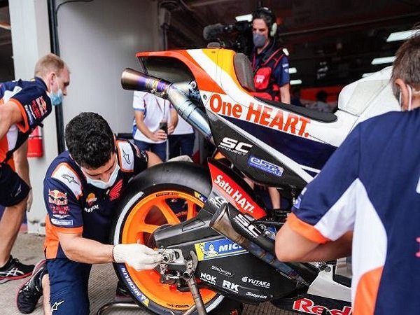 Motor punya Pol Espargaro.