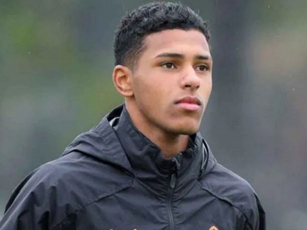 Shakhtar Donetsk resmi lepas Vinicius Tobias ke Real Madrid.