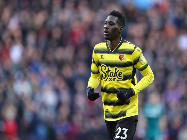 Ismaila Sarr berjanji untuk menyelesaikan kontraknya bersama Watford di tengah spekulasi soal masa depannya yang terus bergulir belakangan ini / via Getty Images
