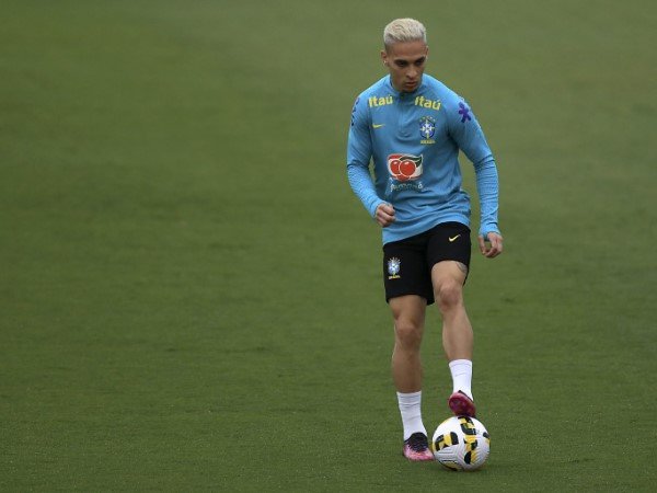 Bayern Munich Saingi Barcelona Datangkan Antony dari Ajax Amsterdam