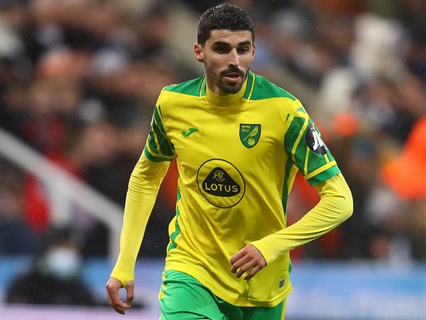 Bek Norwich City, Pierre Lees-Melou.