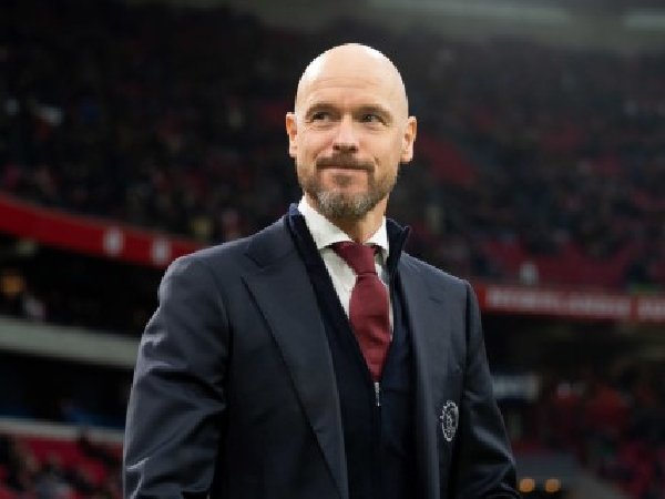 Ajax ternyata tak berhenti untuk mempertahankan Erik ten Hag dari MU