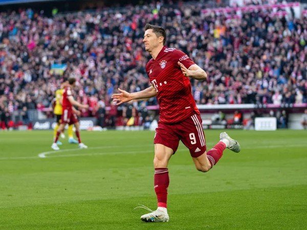 Robert Lewandowski Kalahkan Pebalap F1 Jadi Olahragawan Terhebat di Dunia
