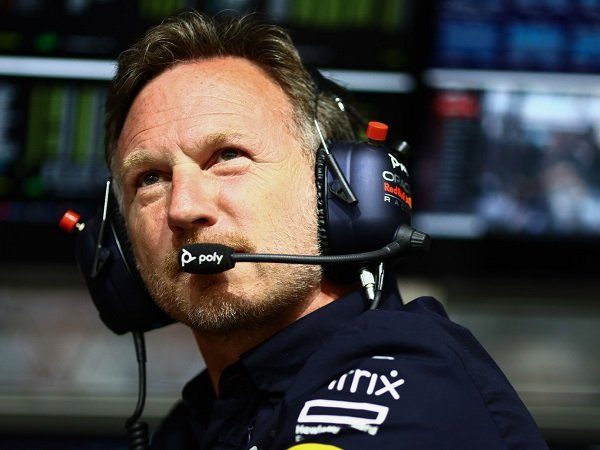 Christian Horner tetap waspadai sosok Lewis Hamilton.
