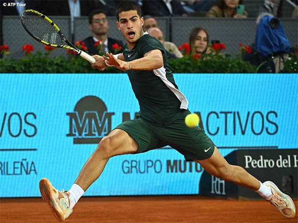 Carlos Alcaraz singkirkan Nikoloz Basilashvili demi babak ketiga Madrid Open 2022