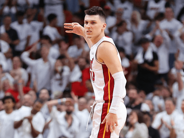 Tyler Herro berhasil menangi gelar Sixth Man of the Year di NBA 2021-2022.