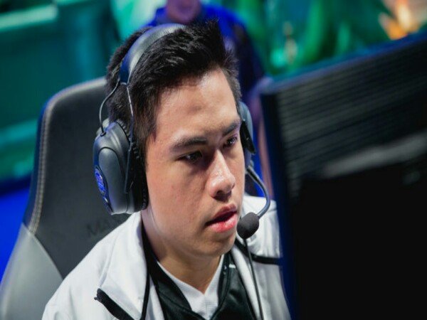 Xmithie Bergabung ke Tim LoL TSM Academy Sebagai Pelatih Kepala Baru
