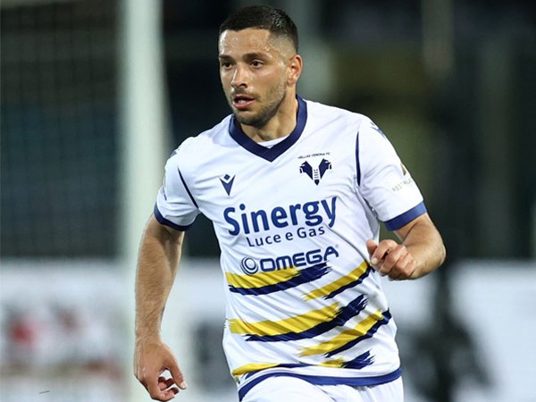 Striker Hellas Verona, Gianluca Caprari.
