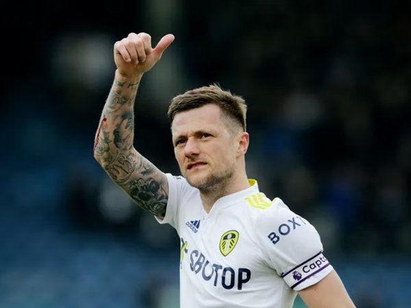 Liam Cooper dipastikan tersedia saat Leeds United hadapi Chelsea (Sumber: Reuters)