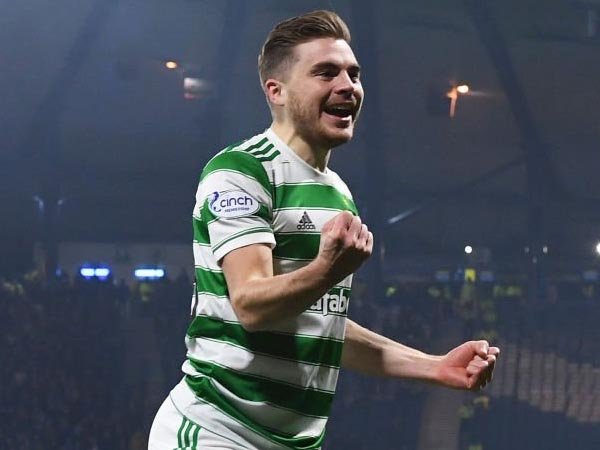 Celtic Resmi Perpanjang Kontrak James Forrest