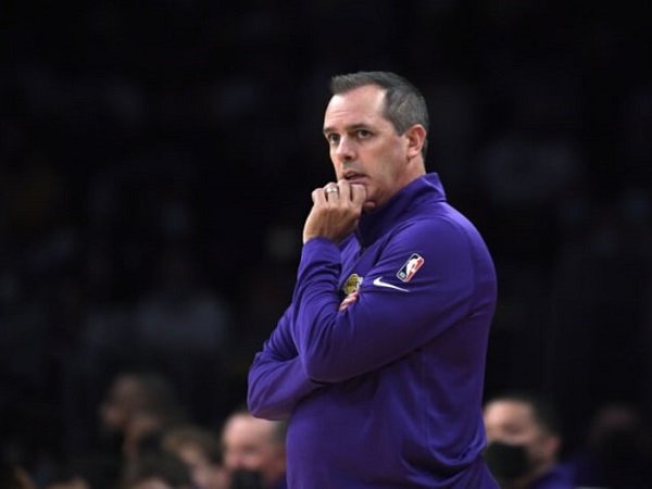 Charlotte Hornets mulai tertarik gunakan jasa Frank Vogel.