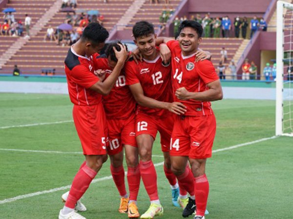 Para pemain timnas Indonesia U-23 saat merayakan gol ke gawang Filipina