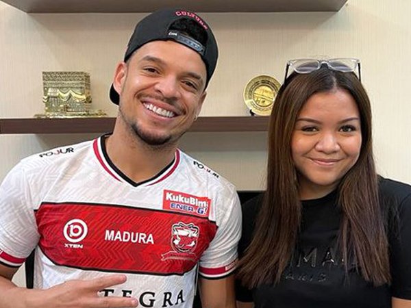 Pemain asing Madura United, Lulinha bersama Annisa Zhafarina