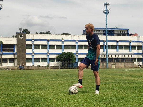 Ryohei Miyazaki ketika berlatih bersama Persib