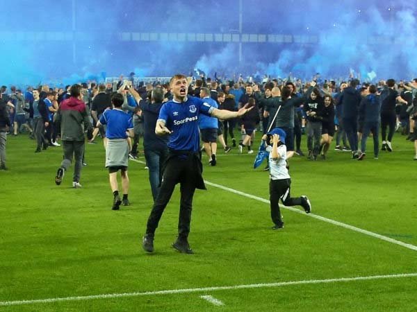 Klopp Ikut Pertanyakan Soal Invasi Lapangan yang Sering Dilakukan