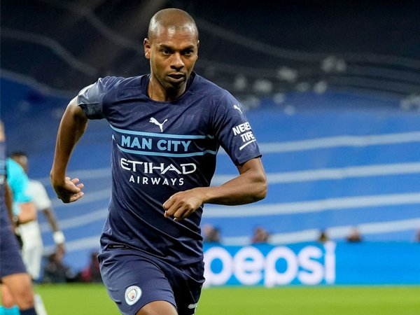 Kapten Manchester City, Fernandinho.
