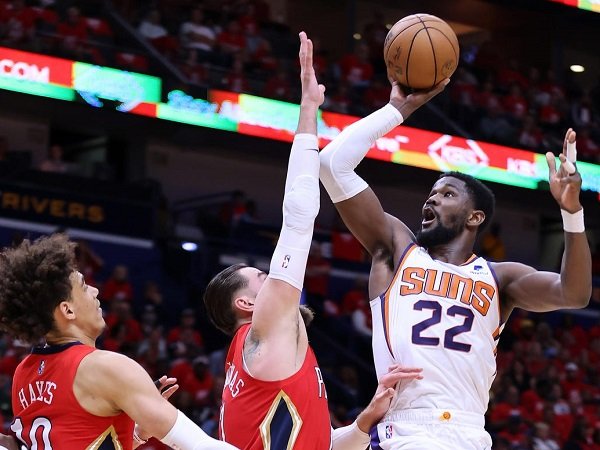 Perlakuan manajemen Suns buat Deandre Ayton kecewa.