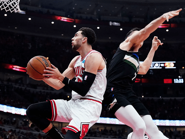 Zach Lavine akhirnya naik meja operasi untuk sembuhkan masalah pada lututnya.