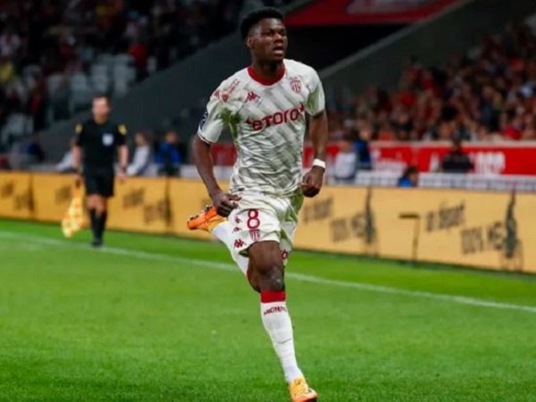Gelandang muda AS Monako, Aurelien Tchouameni diperebutkan Real Madrid dan Liverpool. (Images: Getty)