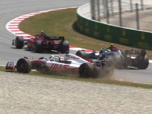 Kevin Magnussen, Lewis Hamilton