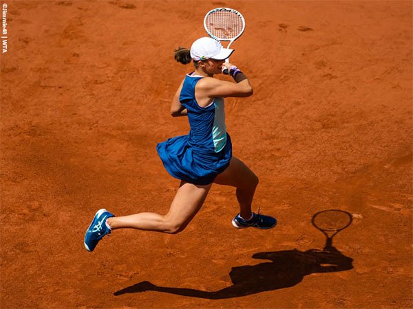 Iga Swiatek temukan formula kemenangan atas Danka Kovinic di French Open