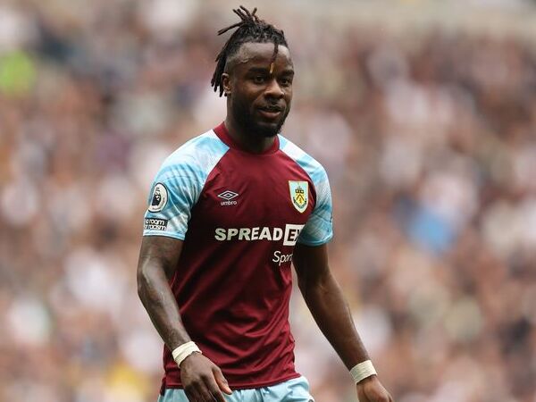 Leicester City pantau Maxwel Cornet.